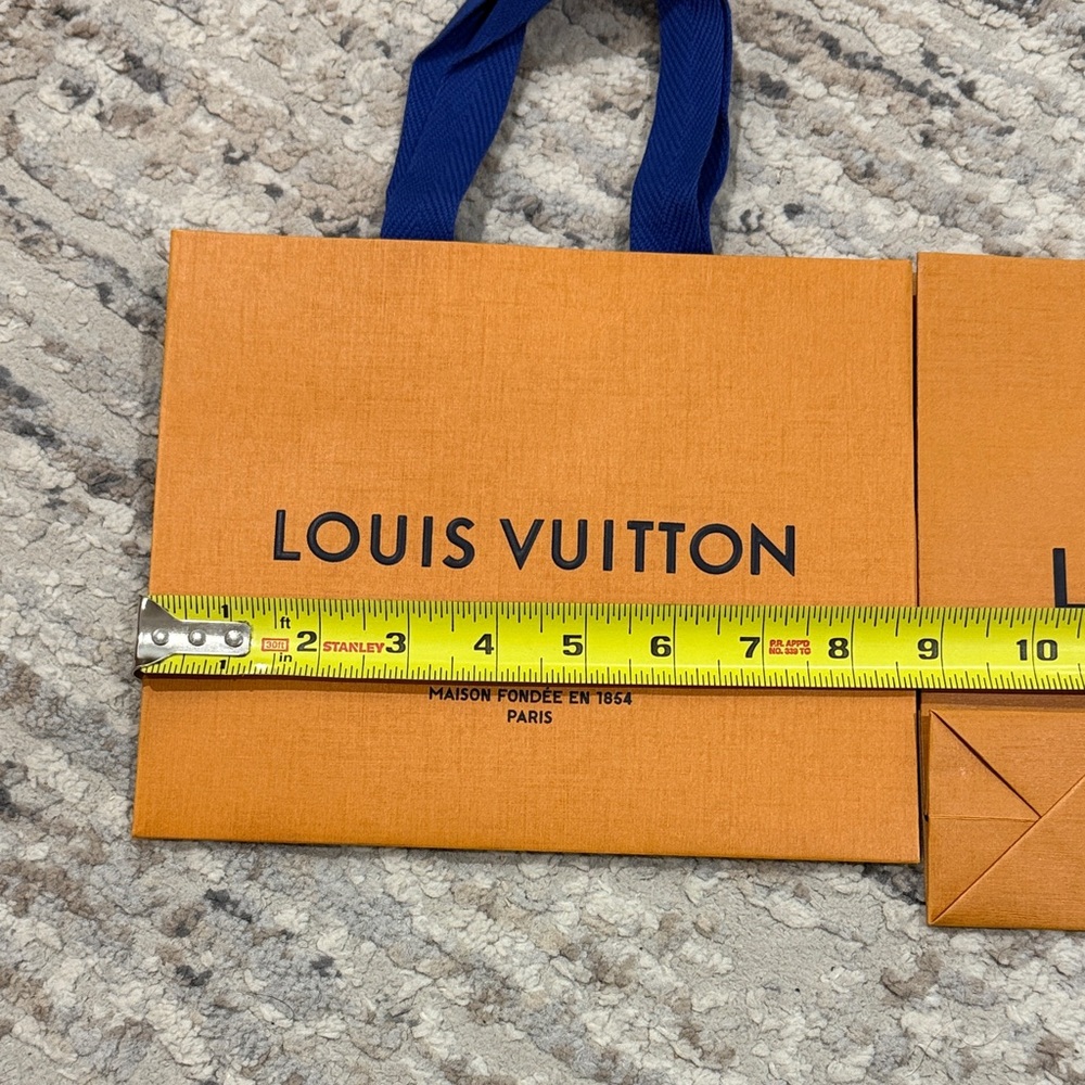 Louis Vuitton gift bags - Picture 5 of 7